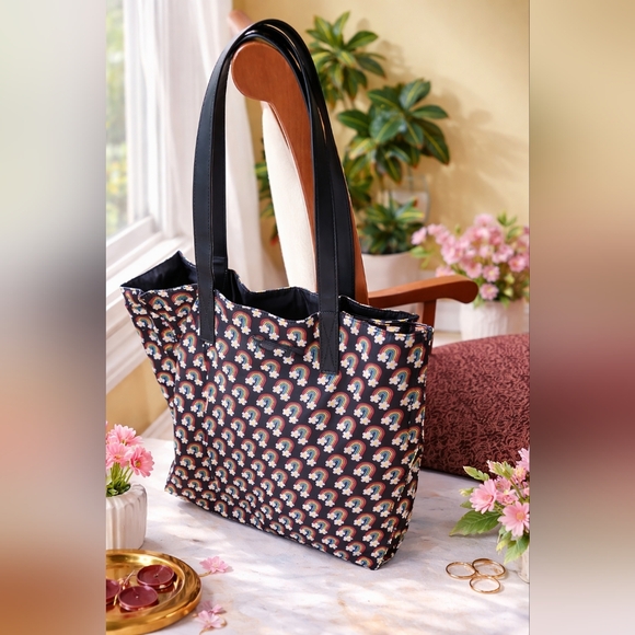 Marc Jacobs Rainbow Daisy Tote Bag – Fun Print 🌈 - Picture 2 of 2